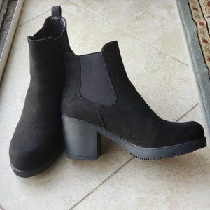 Chelsea booties size 8